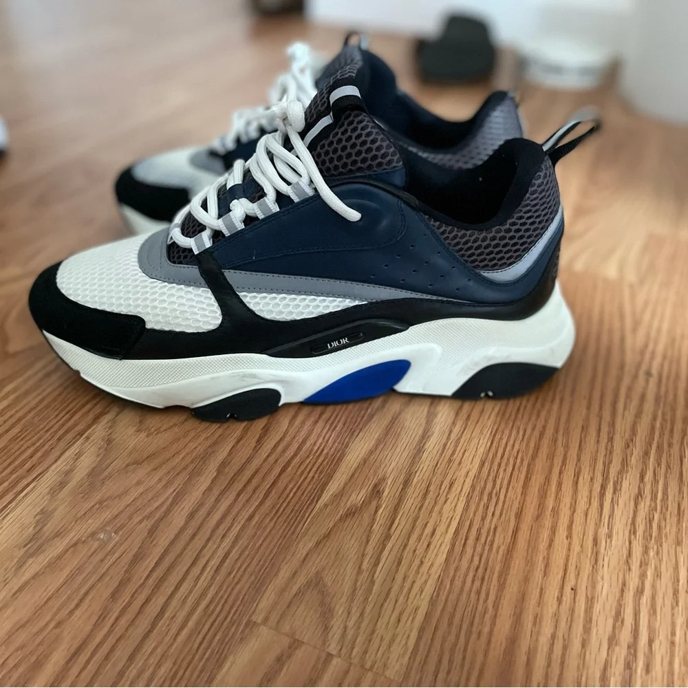 Shoes used - Picture 3 of 5
